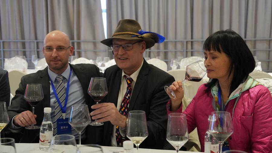 19个项目集中签约,19个项目集体签约