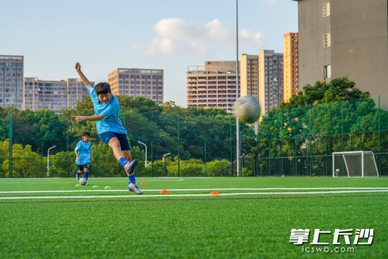 鍗楅泤涓鏈夌敺绡悧,鍗楅泤涓绡悆鏍￠槦