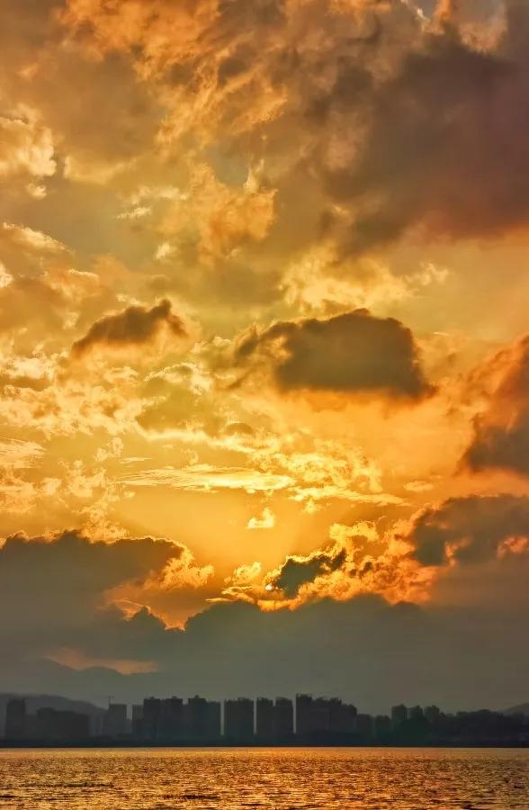 有一种美叫做大理苍山,有一种美叫天上的云