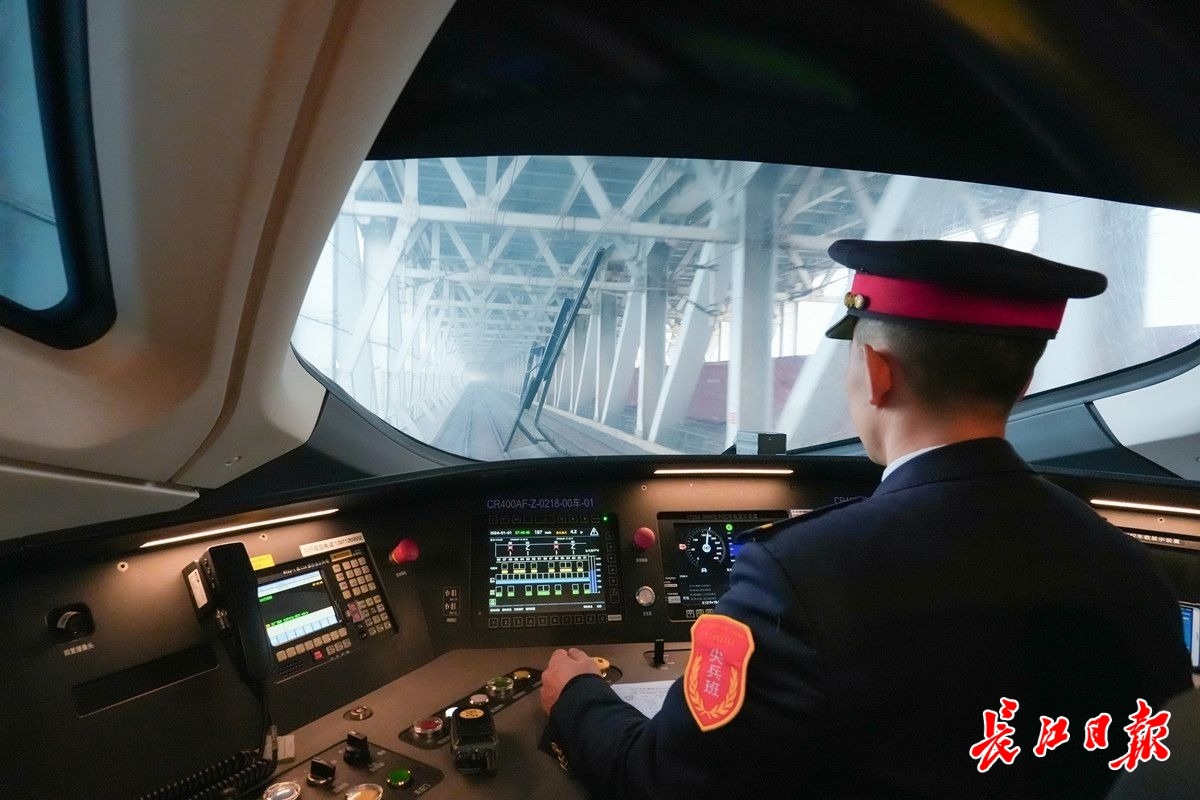 g67次列车来武汉,g3220高铁到郑州吗