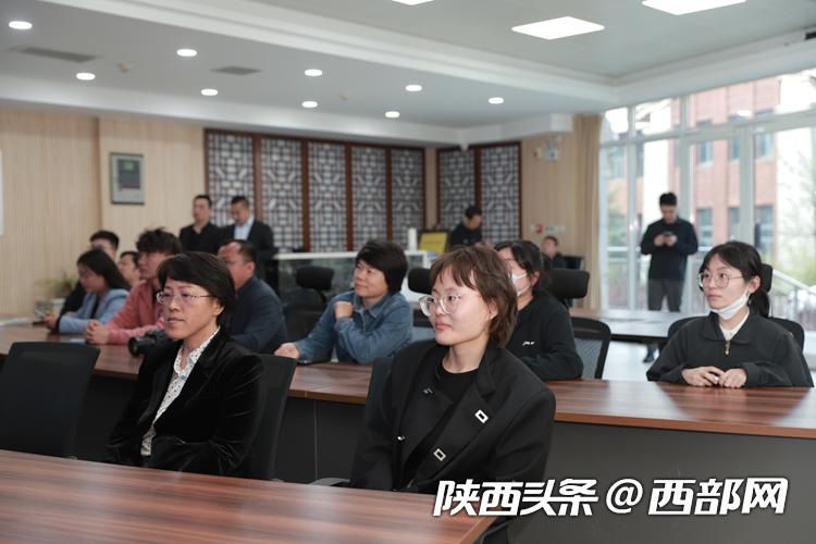 瀵绘牴鍗庡鏂囨槑浼犳壙涓崕鏂囧寲,瀵绘牴浜烘枃濮嬬鎺㈠鐐庡笣鏁呴噷