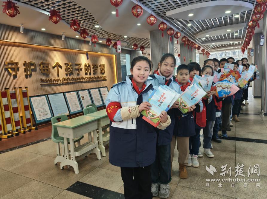 小学一年级弘扬雷锋精神,玉浦中心小学学雷锋精神活动