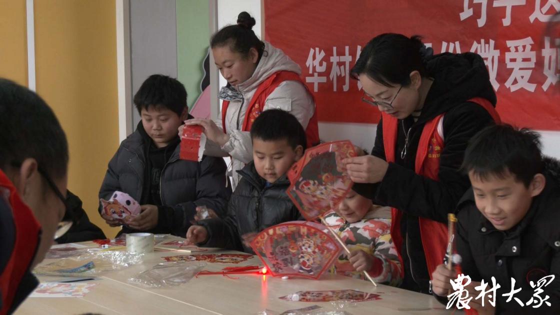 做龙灯的寓意,上联看恐龙赏龙灯迎龙年