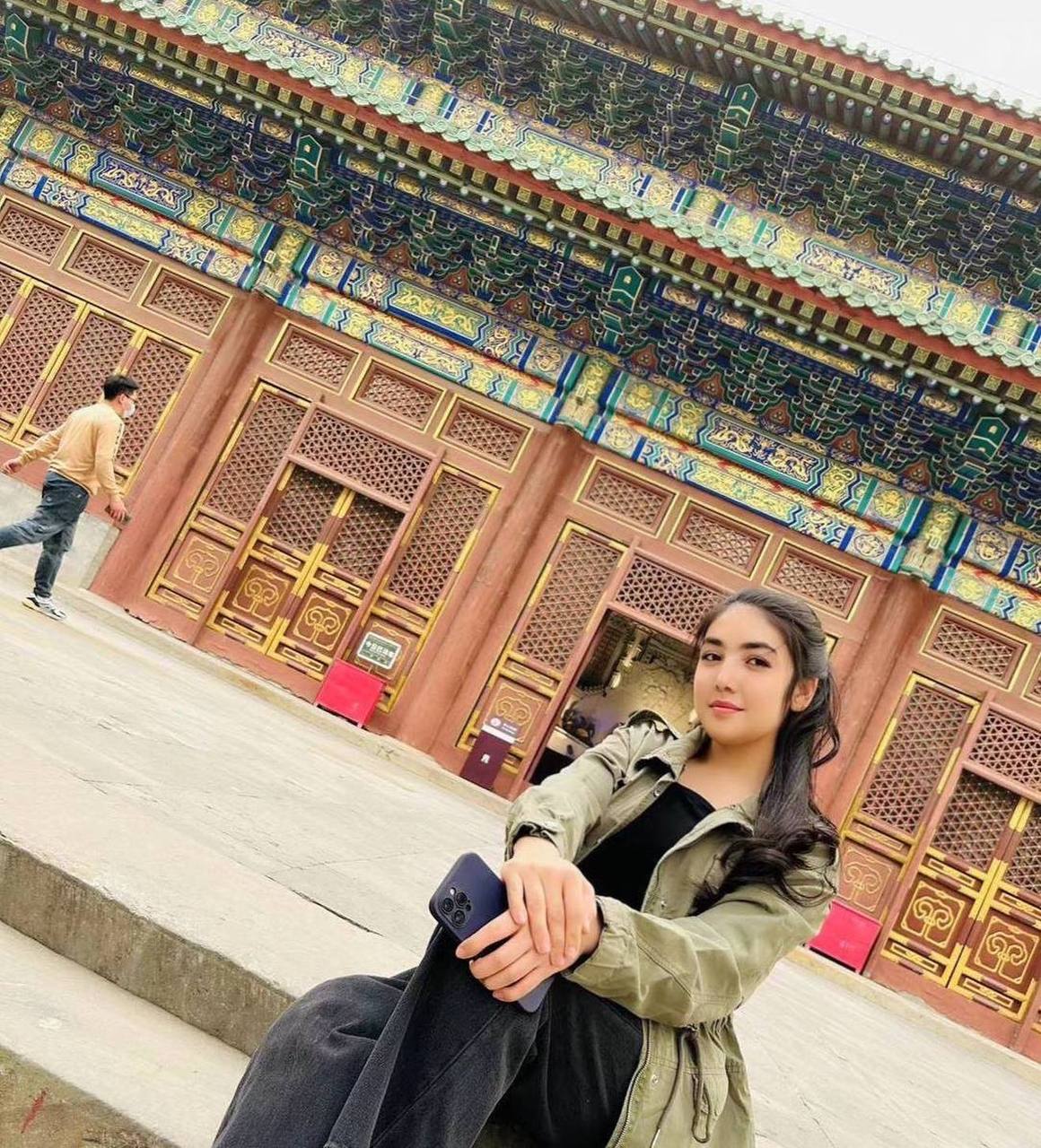 遇见中国丨乌兹别克斯坦留学生法拉尼格孜：“爱上这个活力满满、热气腾腾的中国”